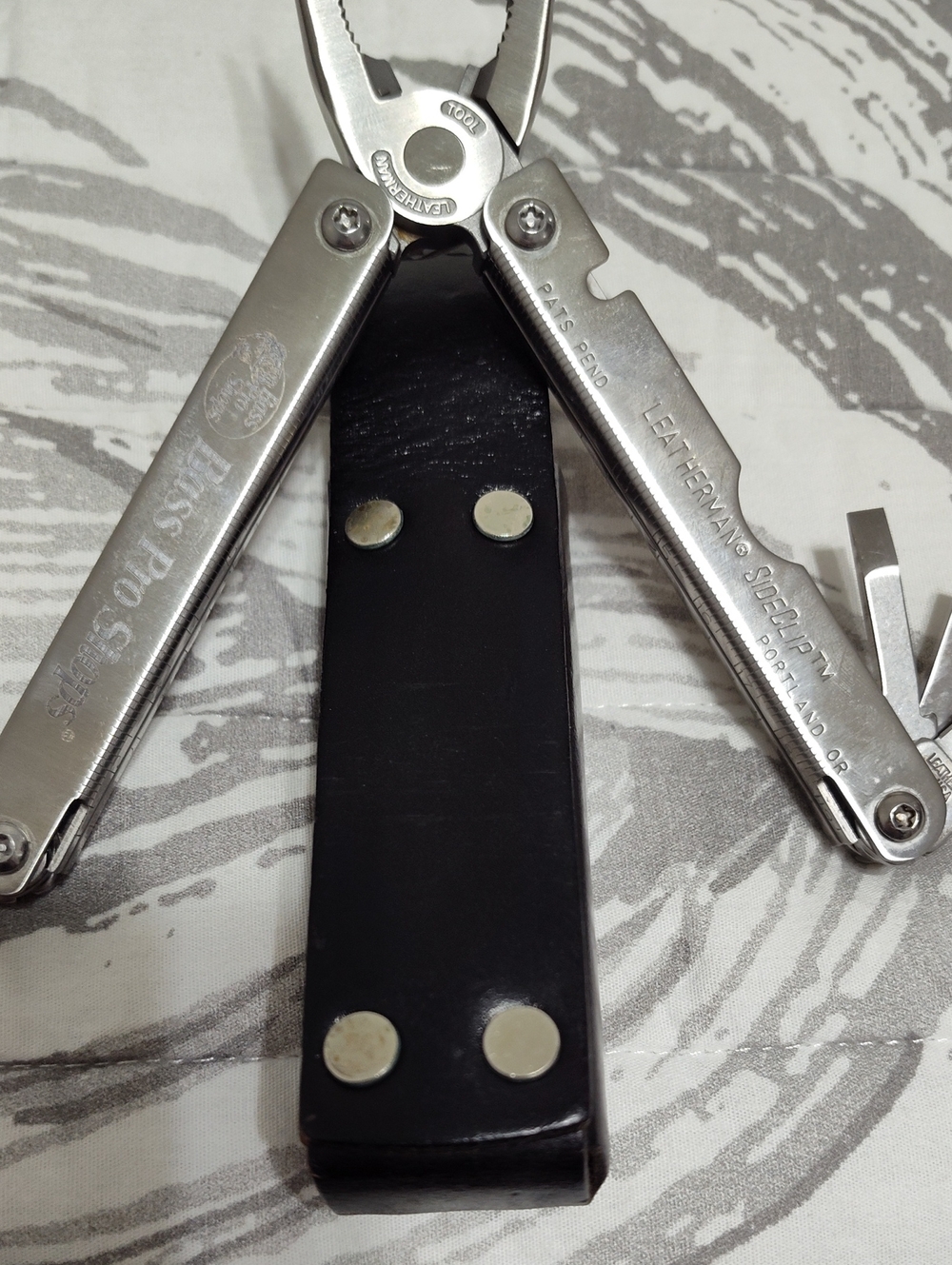 Leatherman SideClip Multi-Tool w/Black Leather Sheath (Retired) - Picture 5 of 7